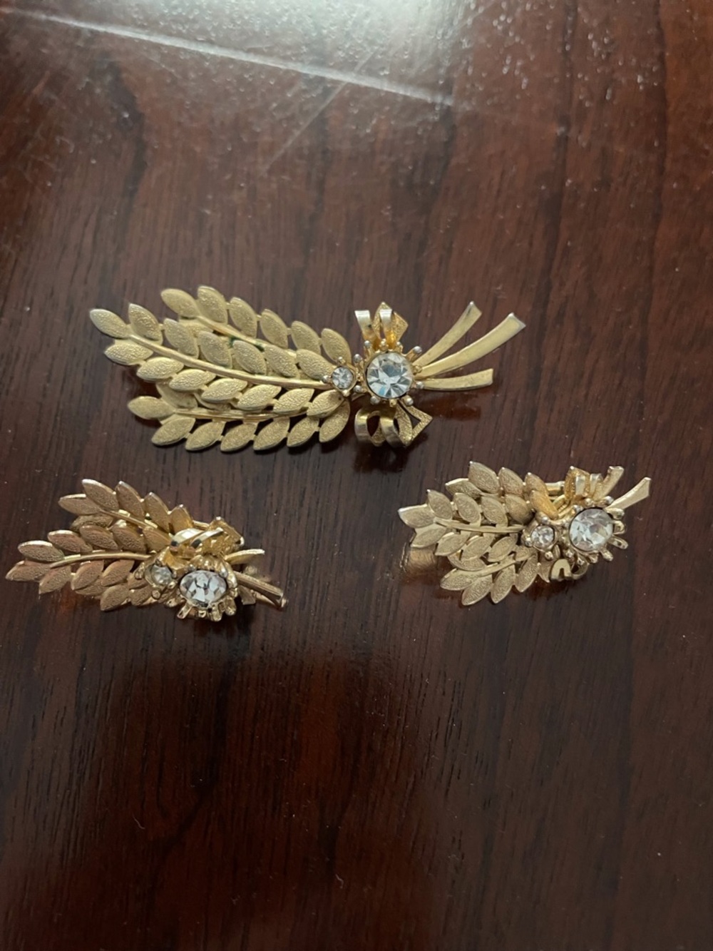 Sarah Coventry “Harvest Time” Gold Leaf Brooch and Clip Set with Clear Crystals